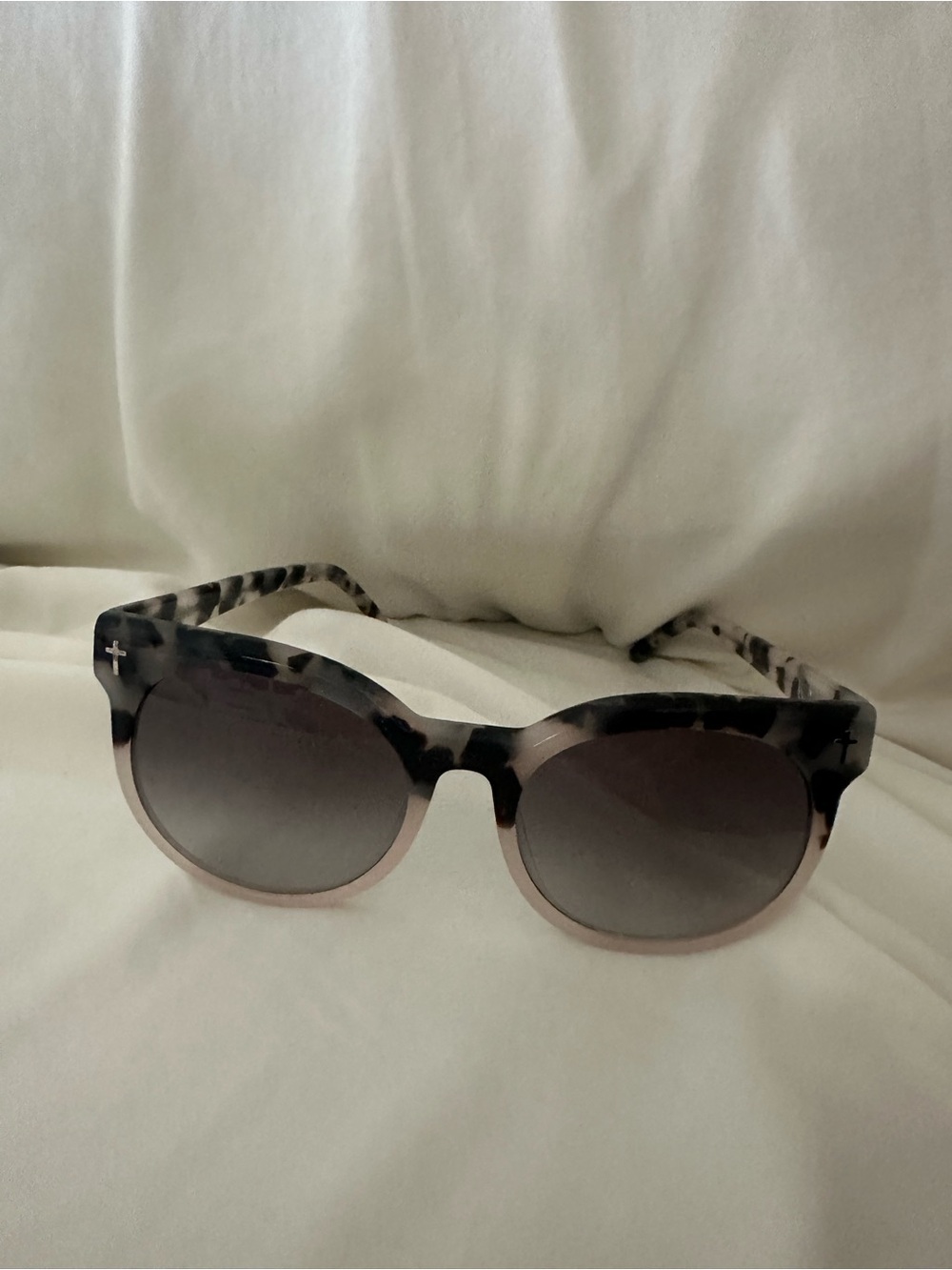 Valley Women’s Tortoiseshell Round Sunglasses - Black/Gray